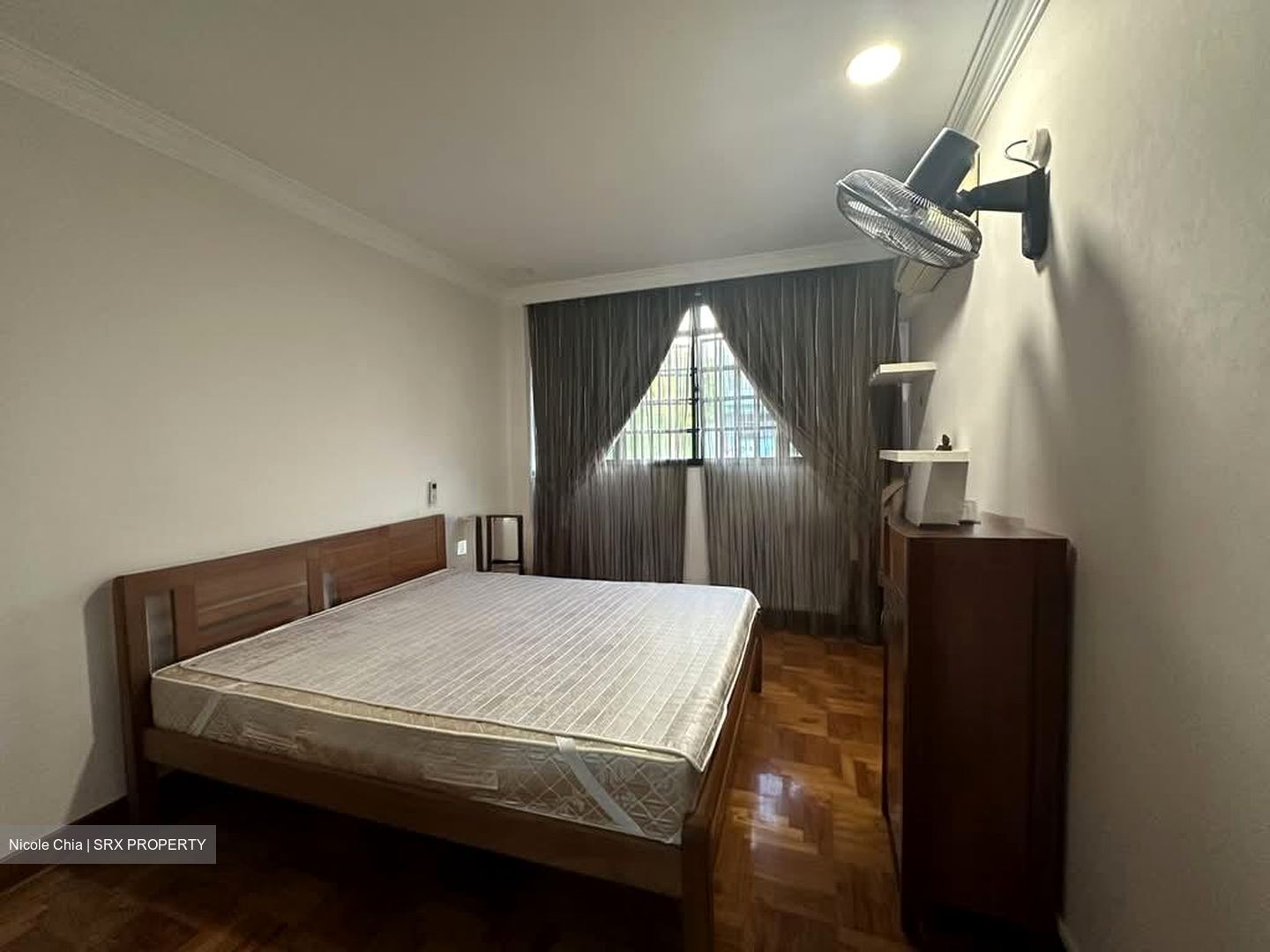 Phillips Avenue (D19), Semi-Detached #623739451
